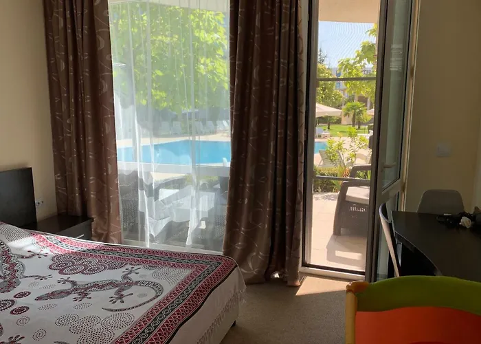 Appartement With Terrace In Complex Burgas